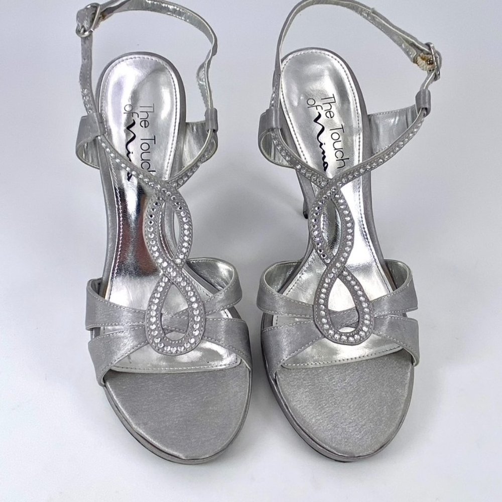 THE TOUCH OF NINA 7.5 GELOSSI SILVER SATIN RHINESTONE NEW YEAR'S EVE 4 IN. HEELS